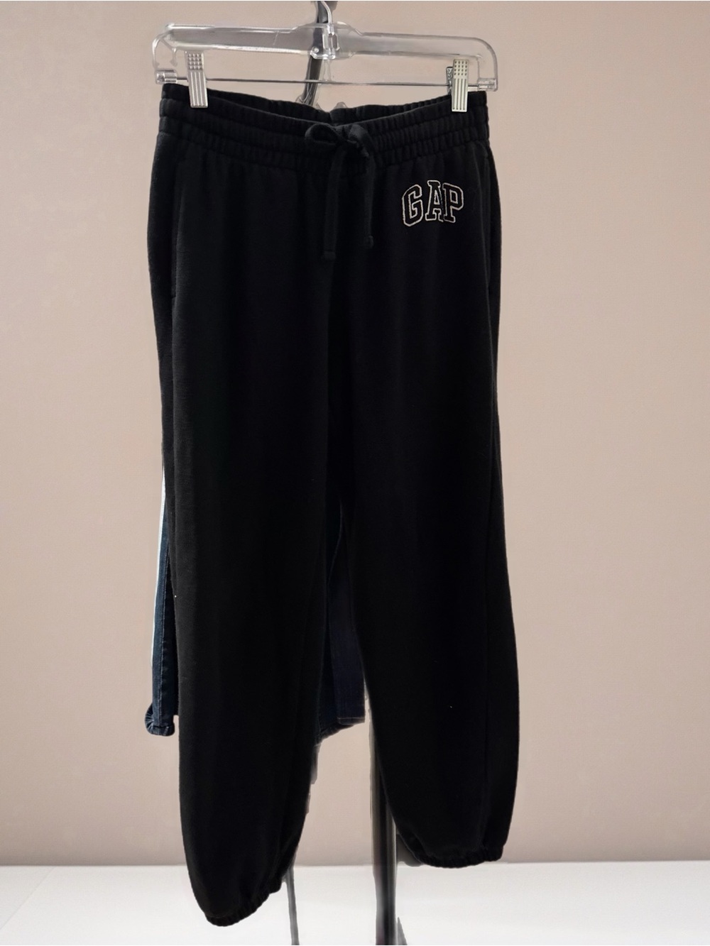 GAP Women’s Black Jogger Sweatpants